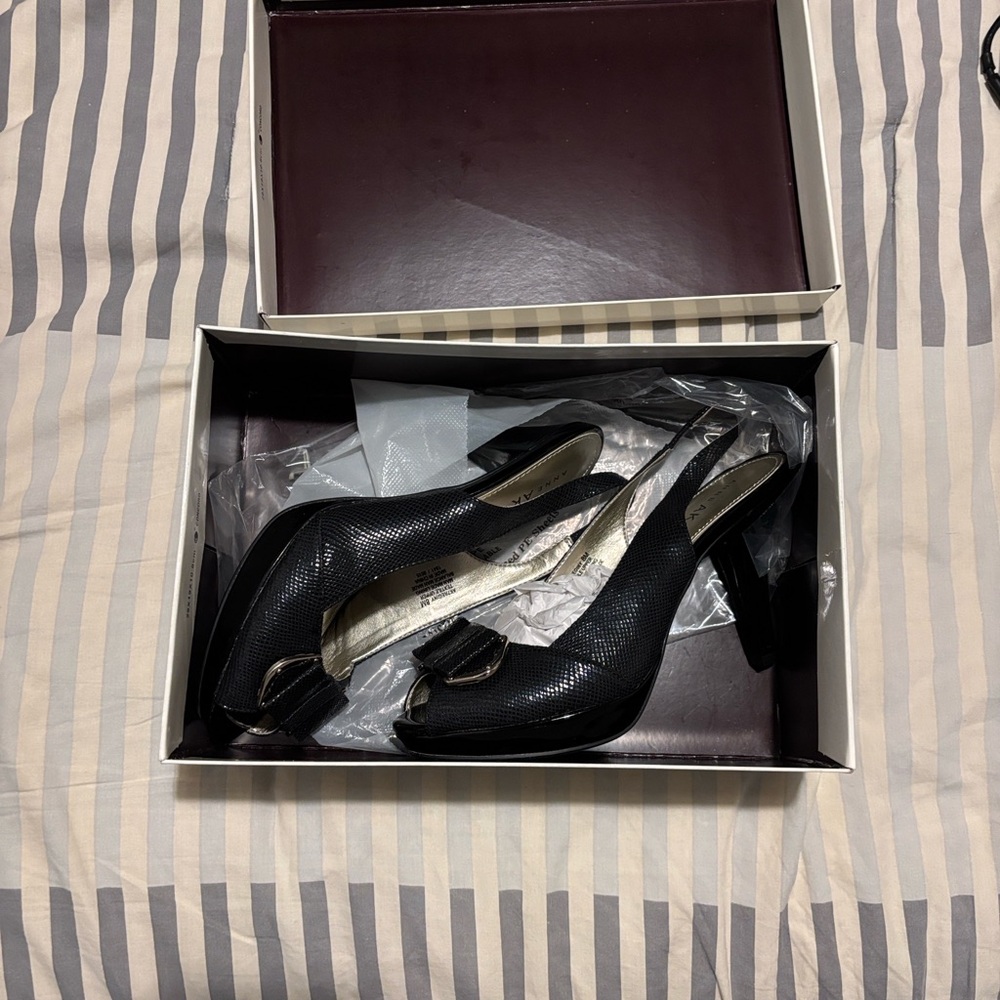 Anne Klein Black leather skin heels